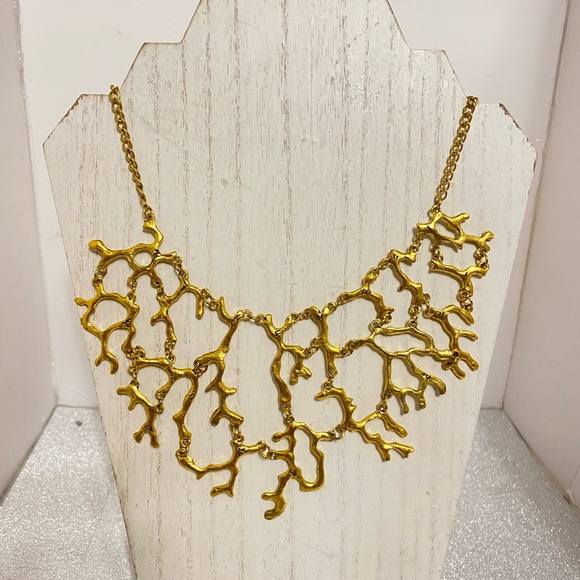 Gold Coral-Inspired Necklace - Picture 2 of 6